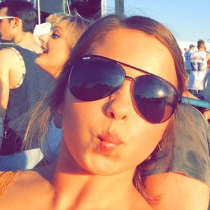 Meet your Posher, Kailey